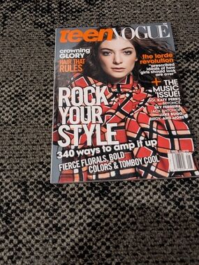 Teen Vogue Magazine May 2014 Issue featuring Lorde on cover